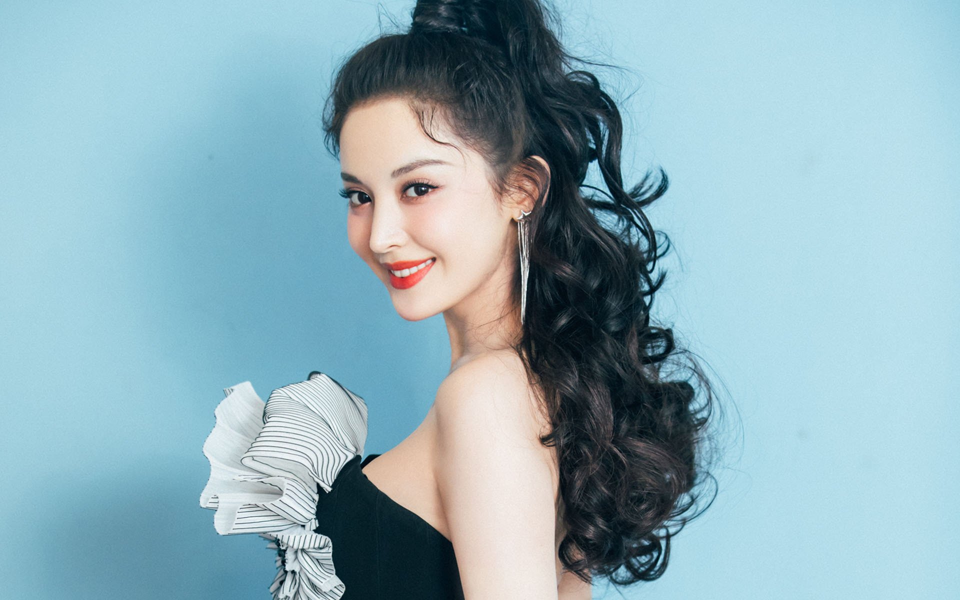 快船大胜森林狼，季后赛首轮中乔治贡献关键助攻，2021年4月19日快船vs森林狼
