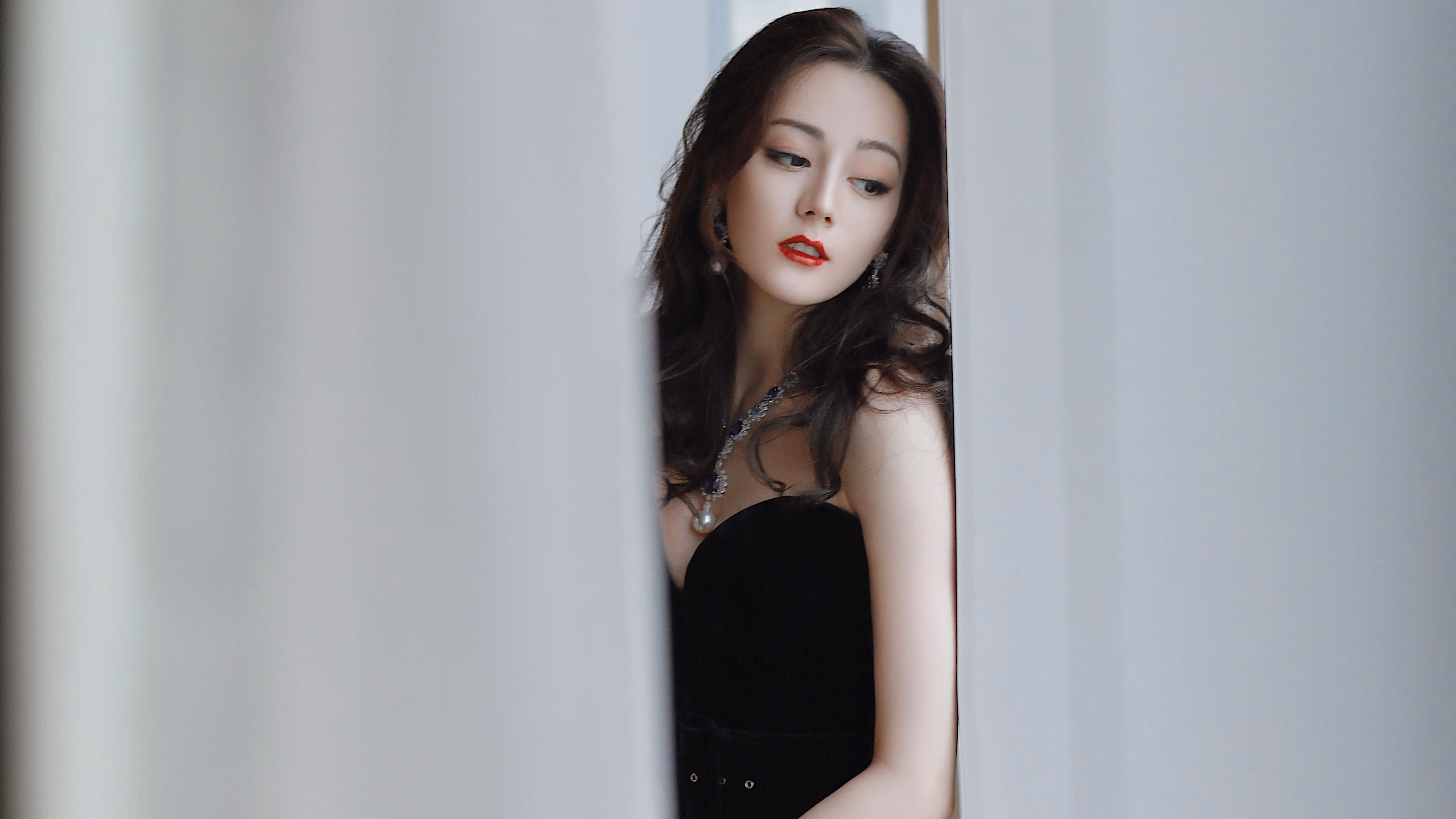 爱游戏综合娱乐-柏林赫塔主场击败对手，继续追赶领头羊，柏林赫塔队