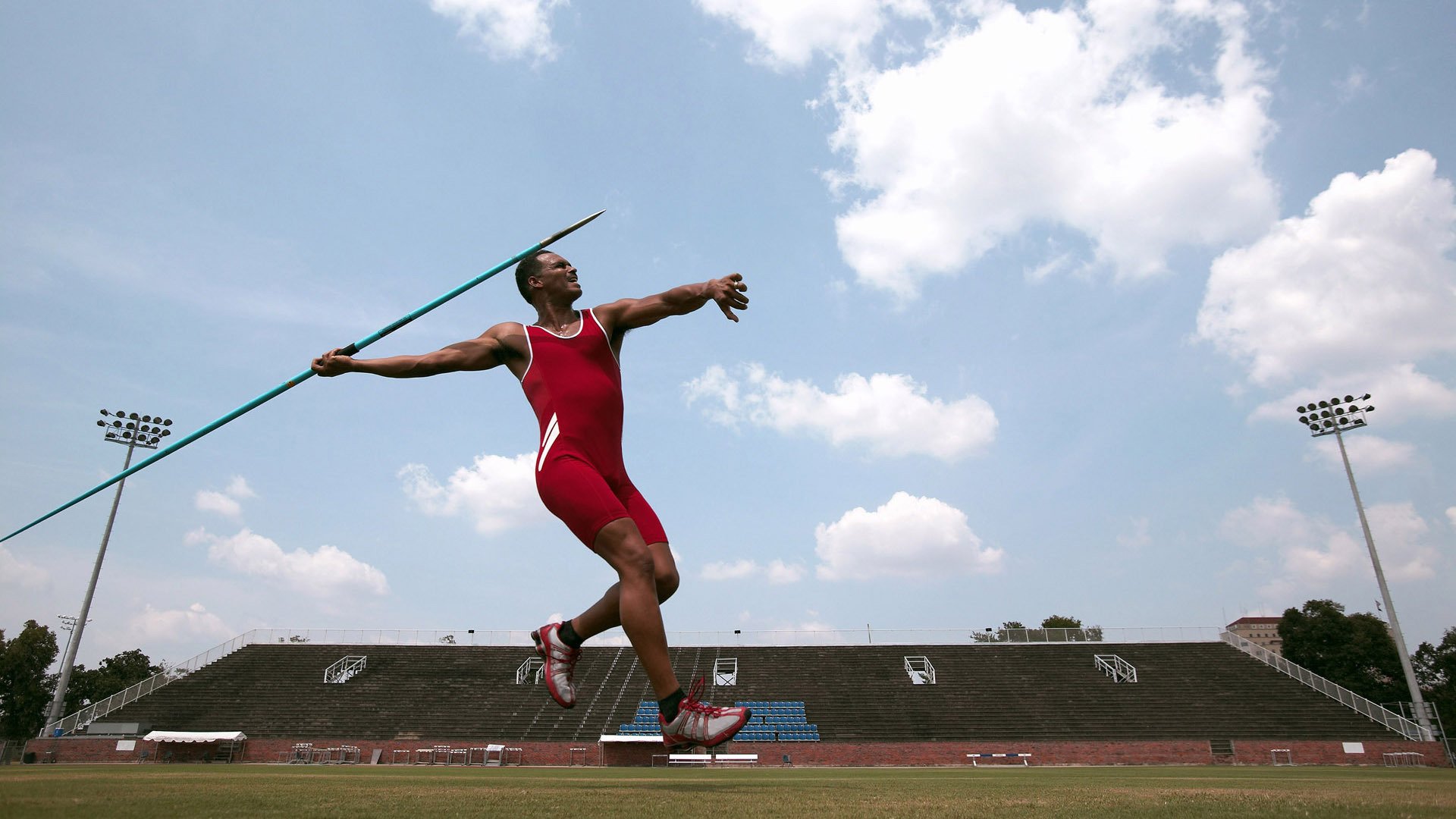 《电竞产业深度调研：投资与发展前景分析》，电竞产业发展的研究现状